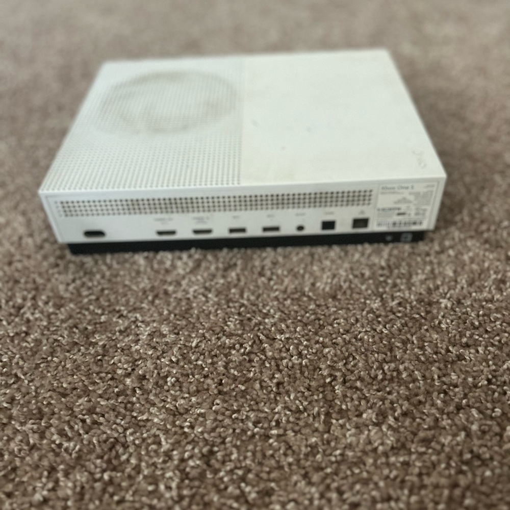 Xbox one console - Picture 3 of 3